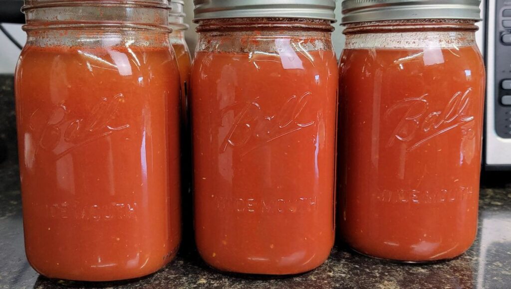 quart jars of home canned tomato juice